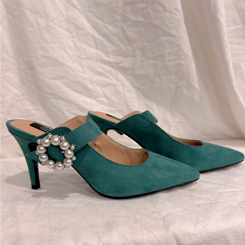 high heels green shiny buckle suede